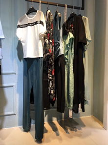 哥邦品牌折扣女裝尾貨與曼天雨貨源獲取指南——兼談日用百貨采購(gòu)渠道